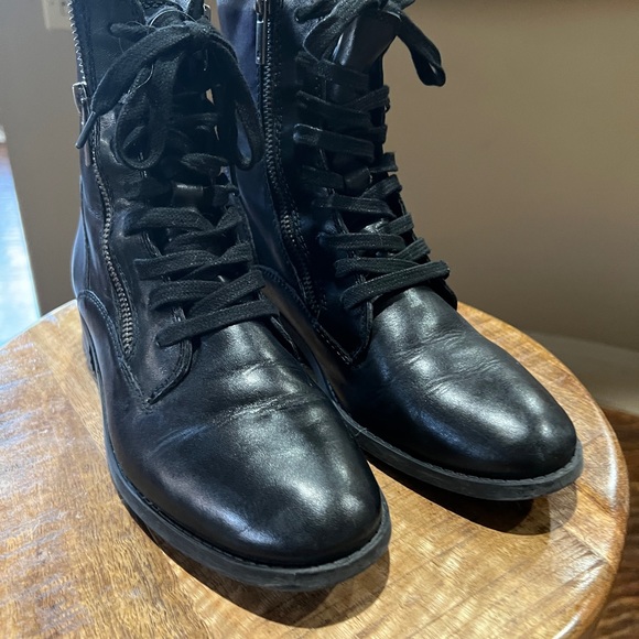 Lucky Boots - Picture 2 of 3